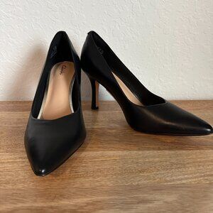 Clarks 9 M Violet 85 Court High Heel Black Leather Pointed Toe Dress Shoes